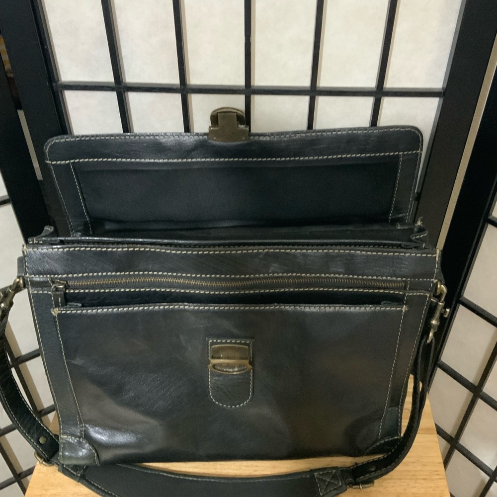 Vintage WILSON Genuine Leather Men’s Briefcase In Black. - Picture 4 of 11